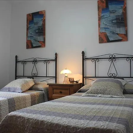 Apartamento Puerto Del Carmen Sleeps 4 With Pool And Wifi *