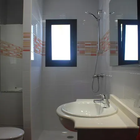Puerto Del Carmen Sleeps 4 With Pool&wifi Puerto del Carmen (Lanzarote)
